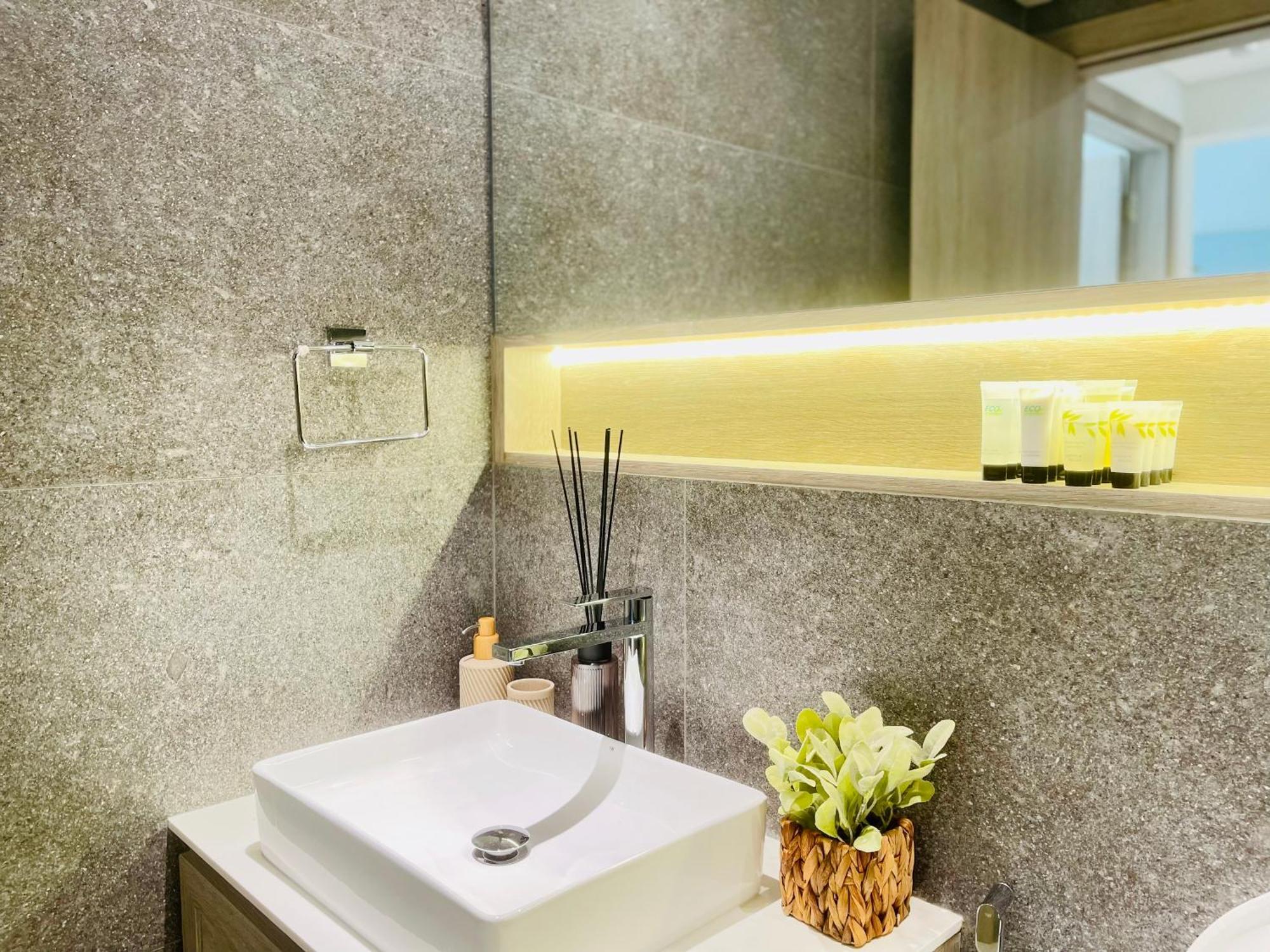 Apartment Brand New Luxury 1 Bedroom Dubai