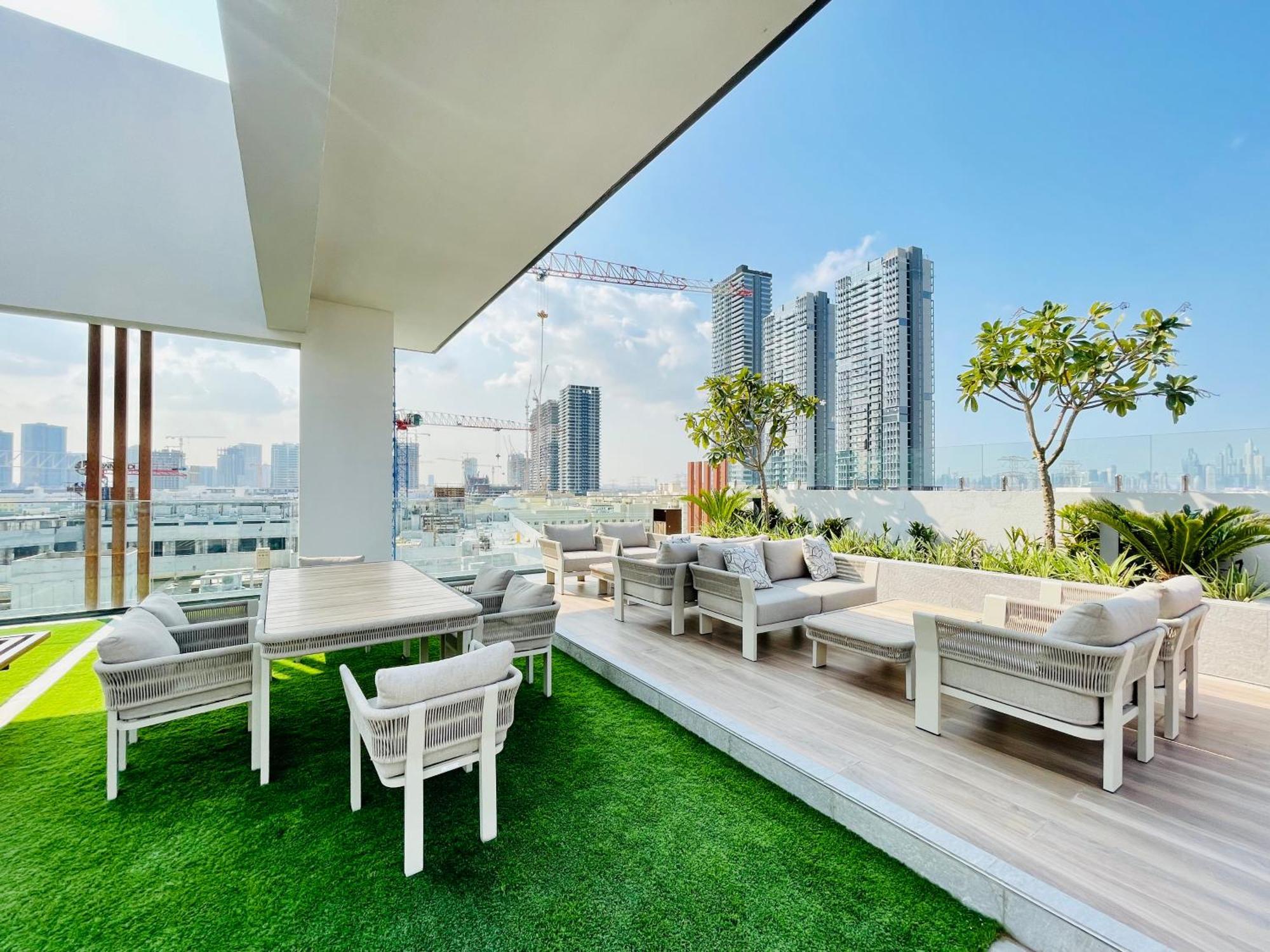 Brand New Luxury 1 Bedroom *