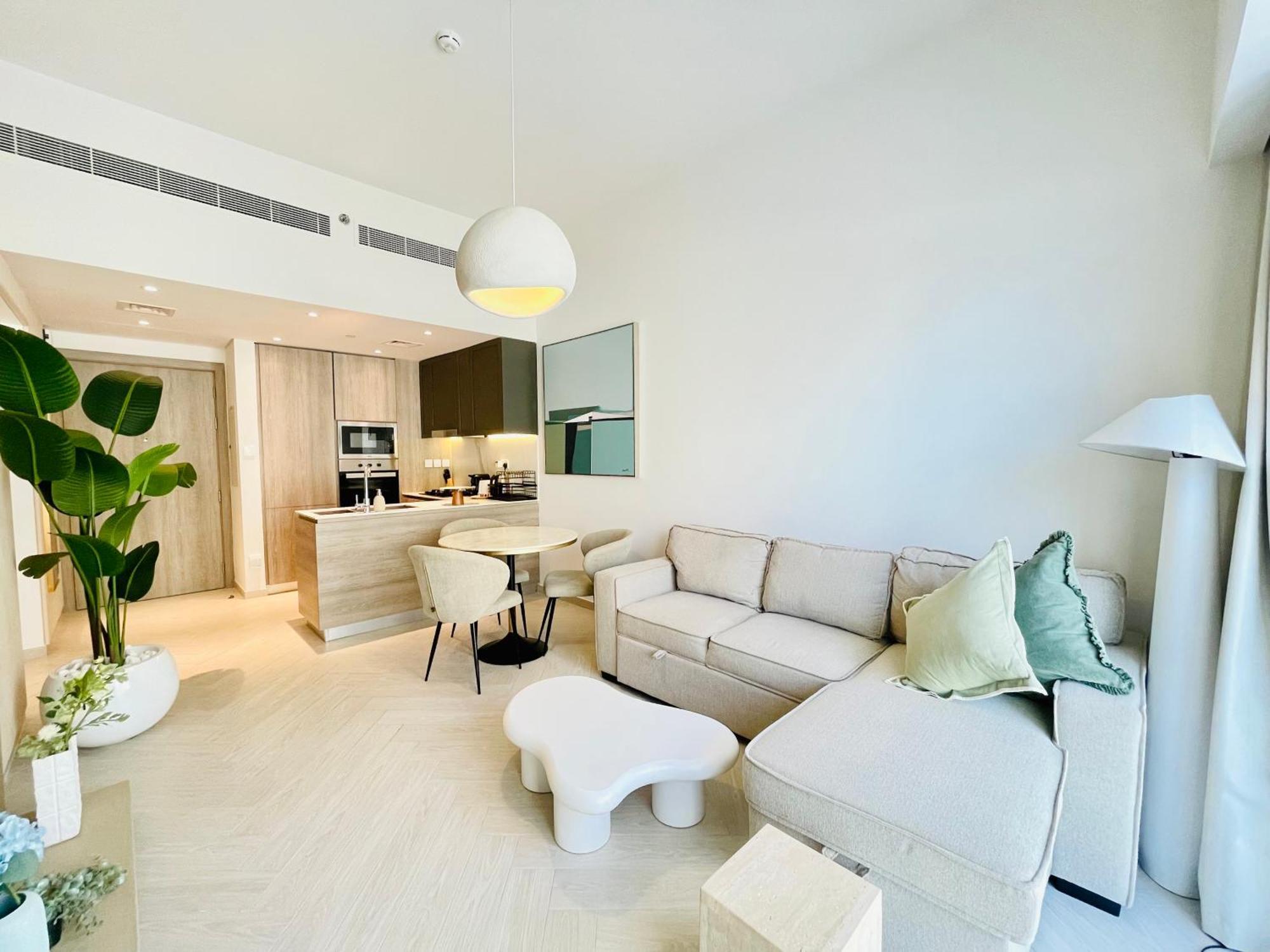 Apartment Brand New Luxury 1 Bedroom *