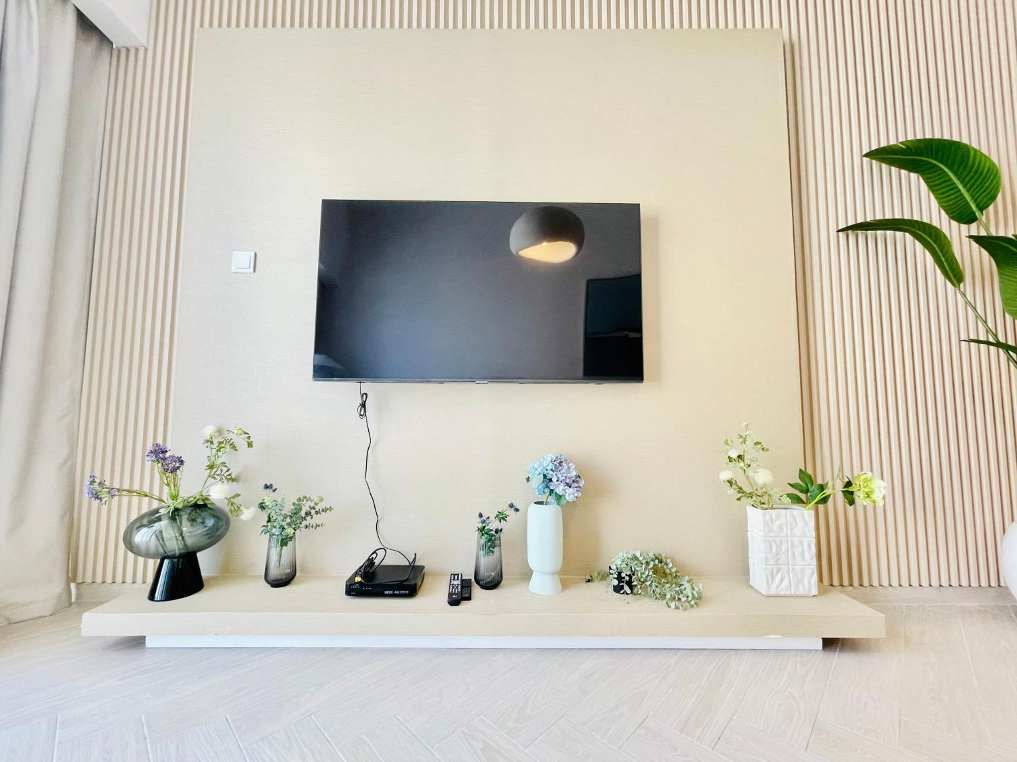Brand New Luxury 1 Bedroom *