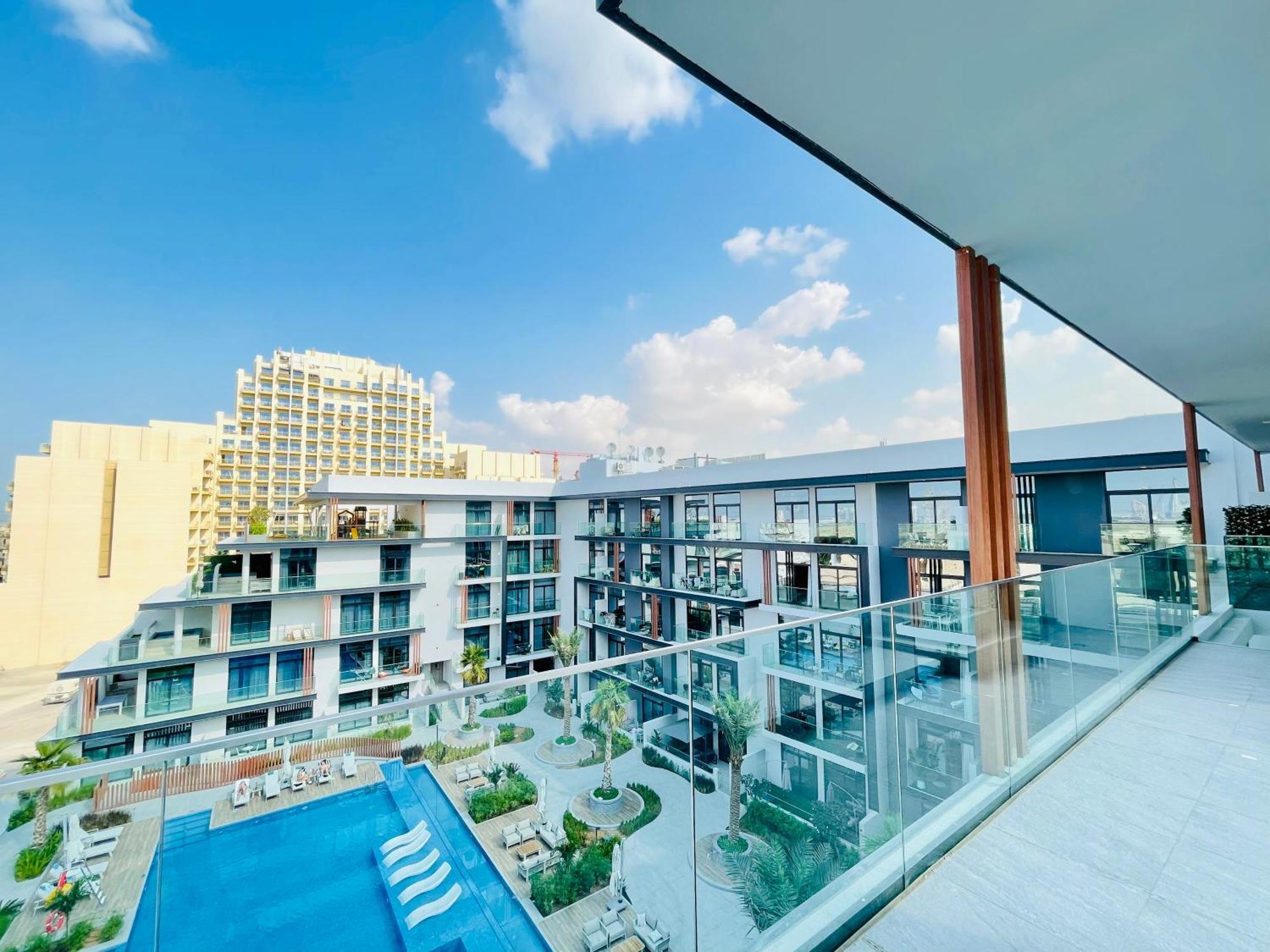 Apartment Brand New Luxury 1 Bedroom *